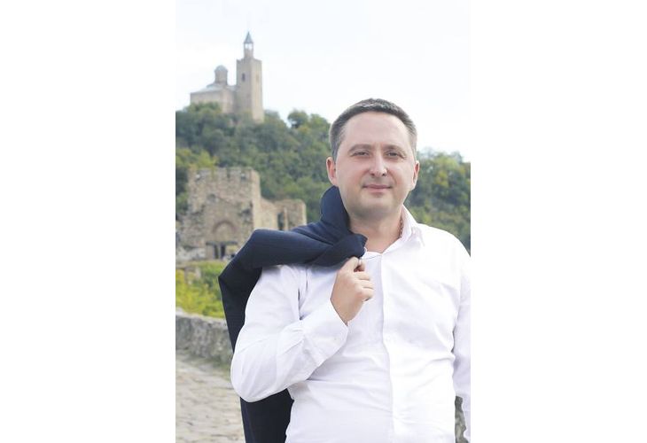 Момчил Иванов Момчил Иванов